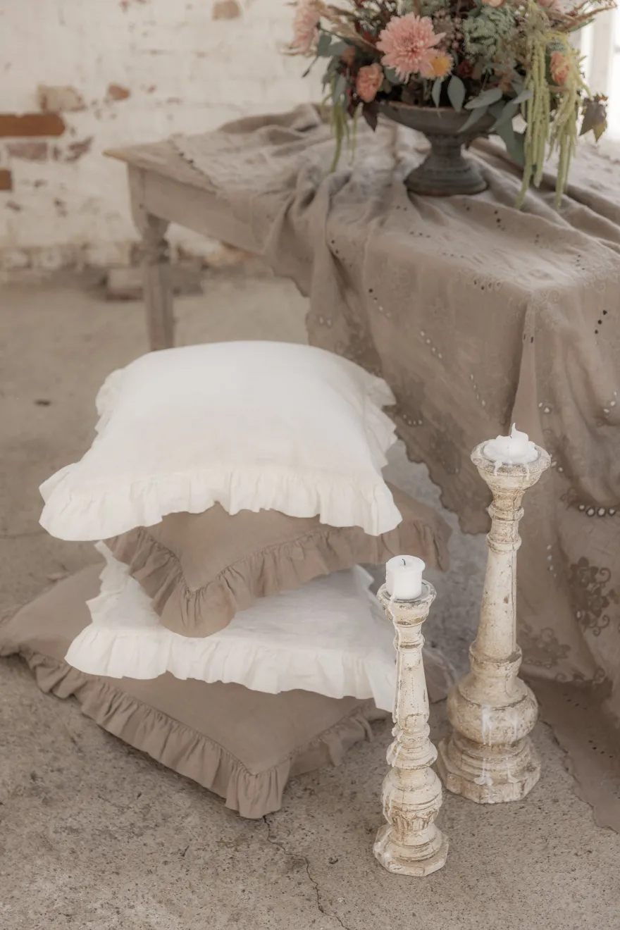 Bohemian frill pellavatyynynpäällinen, cashmere