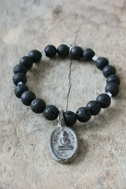 Buddha rannekoru, Lava Stone