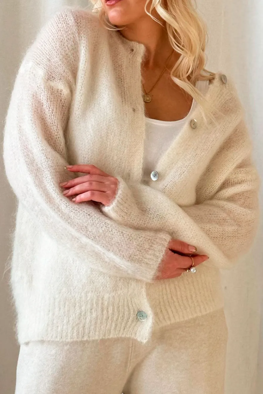 Cloudy cuddle neuletakki, luonnonvalkoinen
