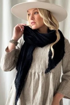 Crochet mesh puuvillahuivi, musta