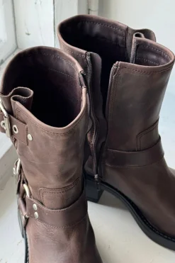 Cross low bootsit, chocolate