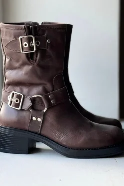 Cross low bootsit, chocolate