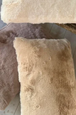 Fluffy suorakulmio karvatyyny, beige