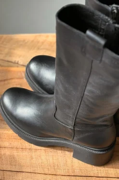 Jill bootsit, musta