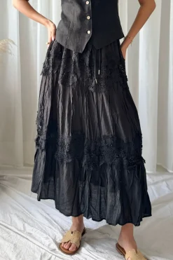 Lovely Lace hame, musta