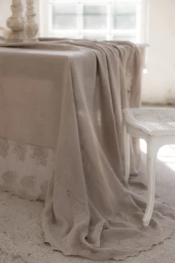 Shabby pellavapöytäliina, cashmere