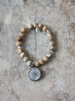 Shanti buddha rannekoru, picture jasper ruskea