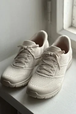 Slip-in sneakerit, nude beige