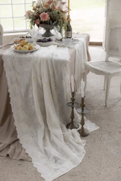 Vintage pellavapöytäliina, antique white