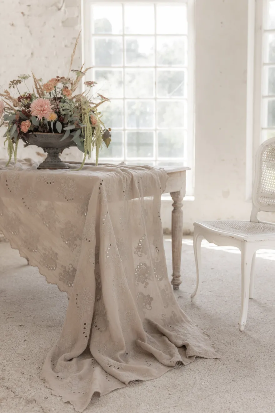 Vintage pellavapöytäliina, cashmere