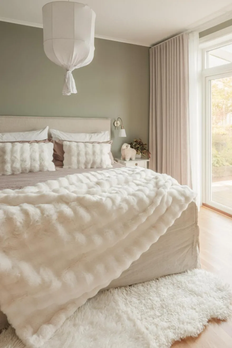 Wooly matto iso, Ivory